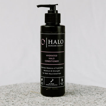Hydrating and nourishing hair Conditioner with the perfect balance of humectants and emollients with a cohesive pH to your hair for healthy, shiny strands.