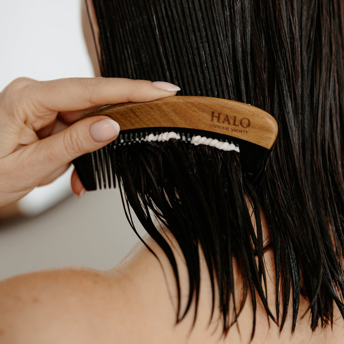 Reinforcing hair treatment to add healthy back to your hair and scalp
