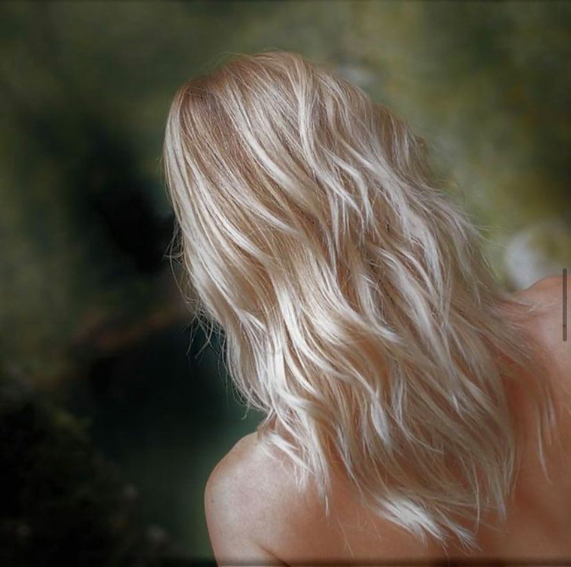 Add nourishment to loose waves with Kinks, Curls and Coils Styling Cream.