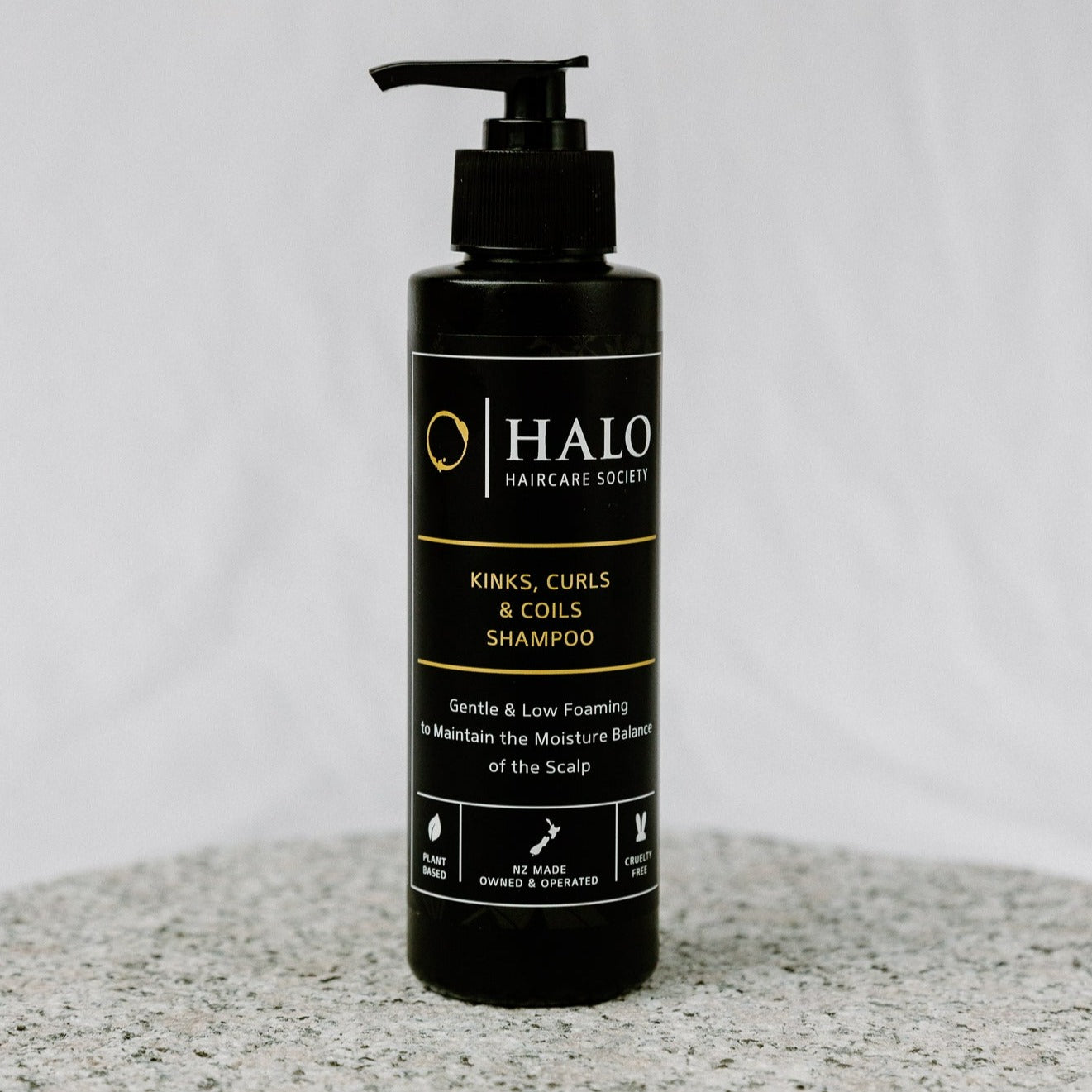 For all the curly manes out there, this shampoo was created especially for you. Designed to protect and repair your skin barrier with a pH cohesive to your scalp. Sulphate and silicone free for your first step to bouncy, flexible nourished curls and a healthy scalp.