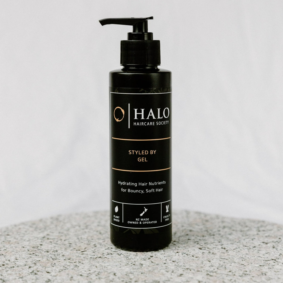 Styled By Gel is a Gel for all hair types and lengths, it provides soft moveable hold with a range of plant based extracts for manageability and shine and can be use to blow wave, leave to dry naturally or as a finishing product.