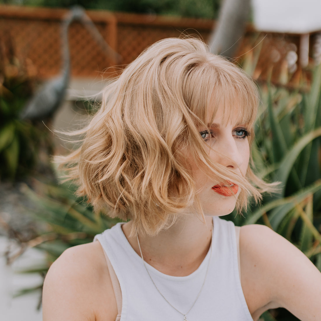 Styled By Gel is a Gel for all hair types and lengths, it provides soft moveable hold with a range of plant based extracts for manageability and shine and can be use to blow wave, leave to dry naturally or as a finishing product.